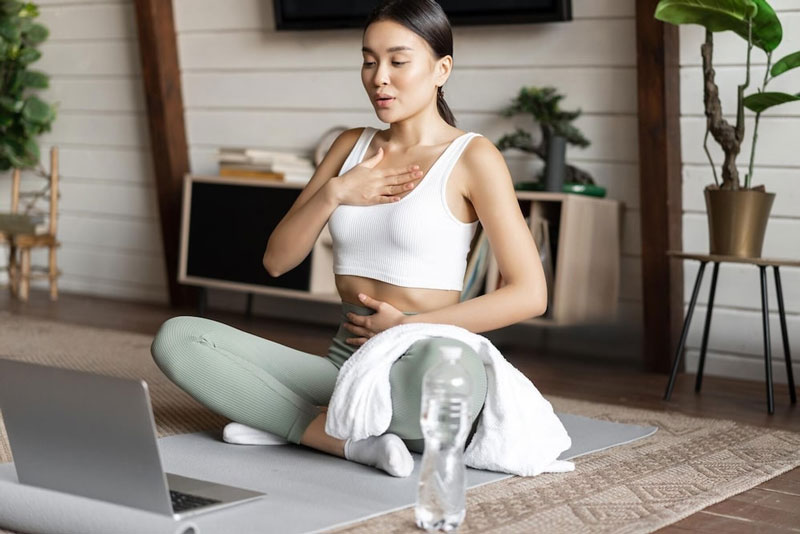 Bài tập yoga nhẹ nhàng giúp giảm đau dạ dày