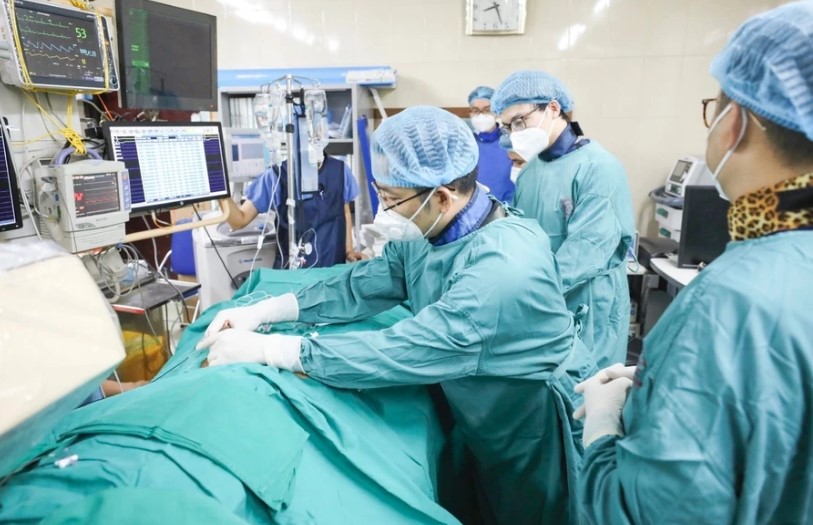 Thiết bị y tế hiện đại phục vụ điều trị tim mạch