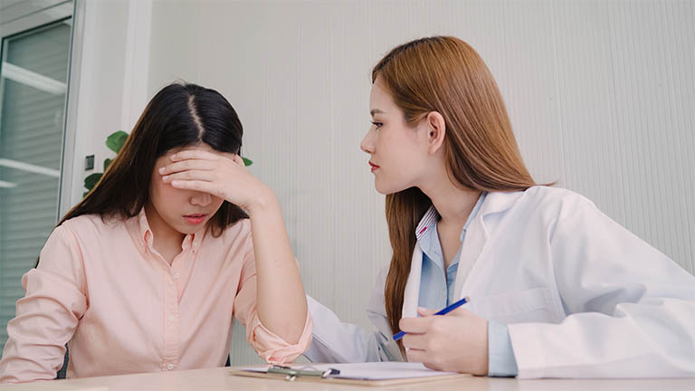 Ảnh cảnh báo về rủi ro tự điều trị mất ngủ không đúng cách