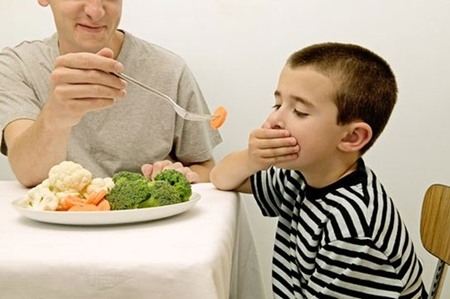 Rủi ro khi tự ý điều trị tiêu hóa, biếng ăn ở trẻ
