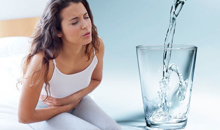 Uống nước đúng cách và các rủi ro tiềm ẩn với dạ dày