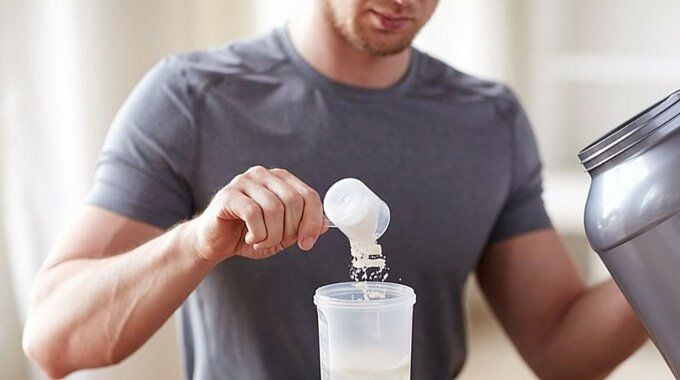 Cảnh báo về lạm dụng whey protein ở người béo phì