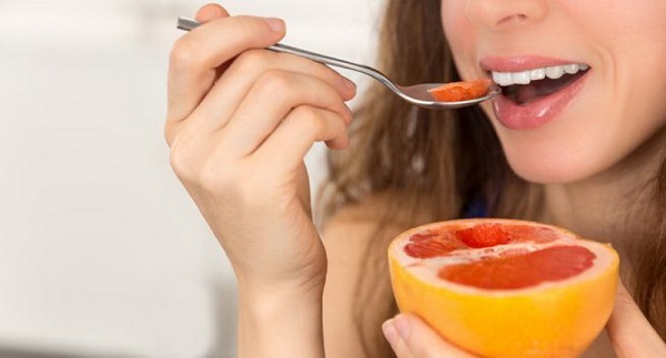 Ăn bưởi – lựa chọn hỗ trợ bảo vệ gan