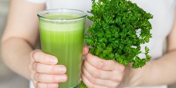 Lợi ích nước ép cần tây với bệnh thận