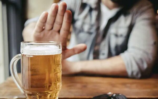 Cai rượu bia giúp phòng ngừa viêm gan