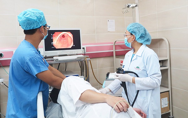 Rủi ro tự điều trị đau dạ dày