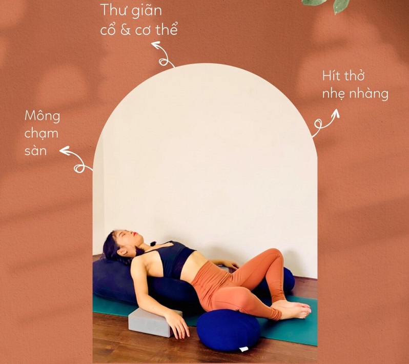 Người bệnh tiểu đường nhận tư vấn chuyên gia trước khi tập yoga