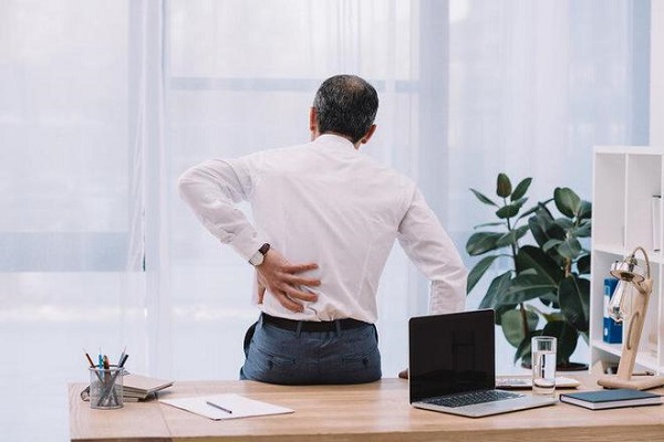 Hệ lụy từ thói quen ngồi lâu đối với thận