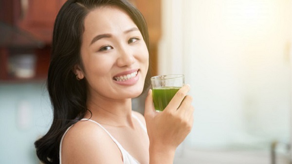 Rau má tươi và nước ép rau má giúp thanh nhiệt gan