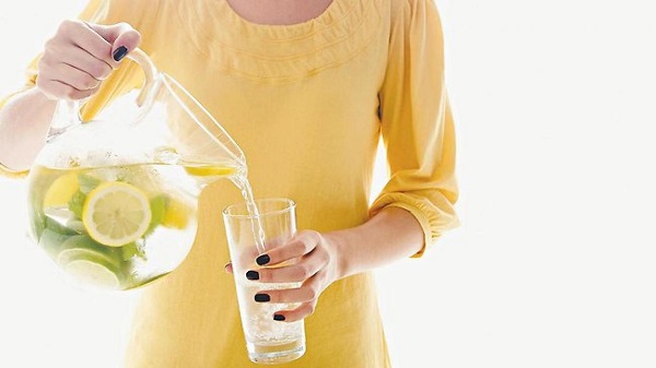 Người bị sỏi thận tìm hiểu về tác dụng của nước chanh