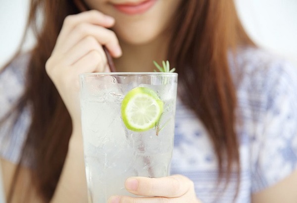 Lời khuyên an toàn dùng nước chanh cho người sỏi thận