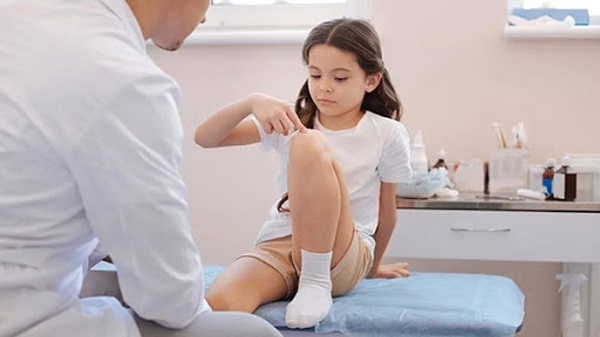 Viêm khớp nhiễm khuẩn ở trẻ nhỏ và người già