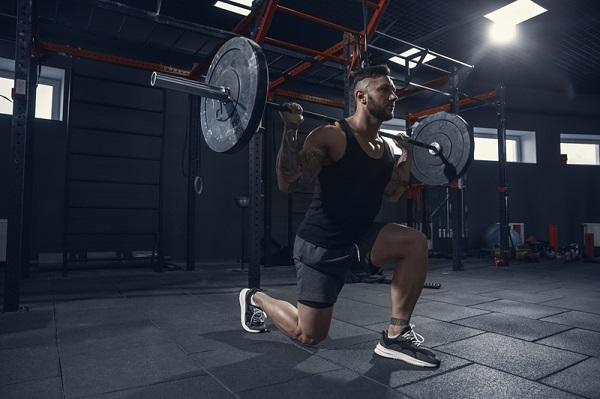 Các động tác squat, deadlift, lunges hỗ trợ tăng Testosterone hiệu quả cho nam giới.