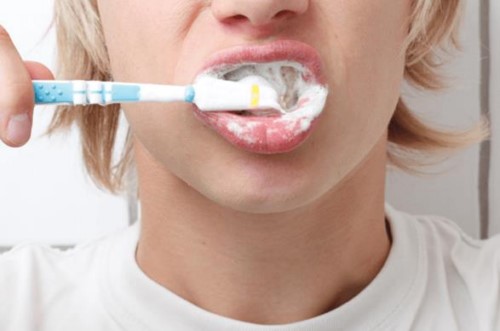 Răng miệng sạch vẫn bị hôi miệng - Nguyên nhân sâu xa là gì?