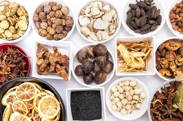 Cẩn trọng khi dùng thảo dược không rõ nguồn gốc trị răng miệng