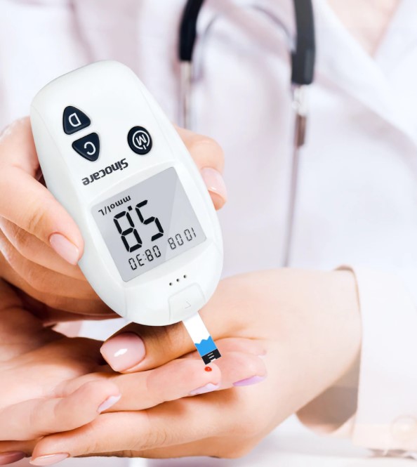 So sánh giá bán máy đo đường huyết tại các cửa hàng uy tín