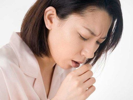 Cảnh báo về việc tự điều trị hen phế quản và polyp mũi không đúng cách