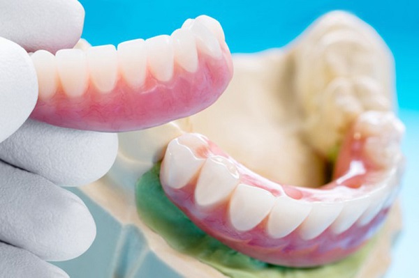 Chọn đúng phương pháp chăm sóc tùy loại răng giả để đạt hiệu quả tối ưu