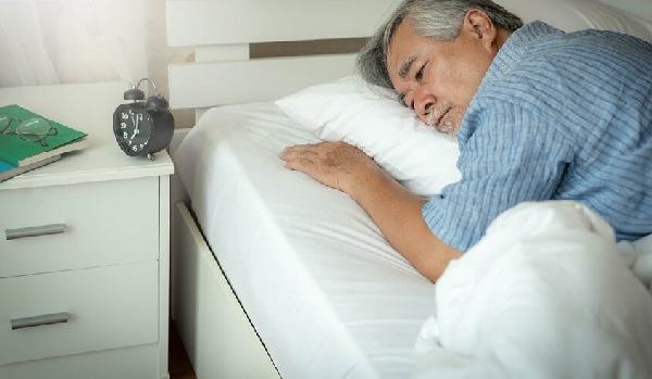 Tác động tiêu cực của mất ngủ mãn tính lên não bộ