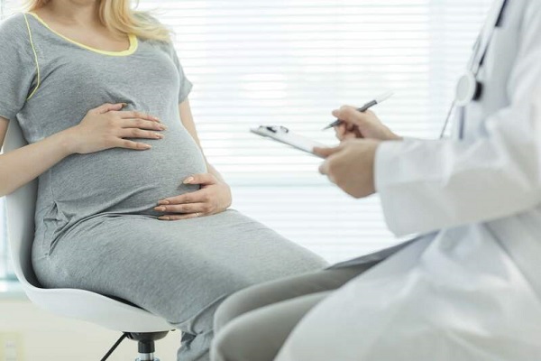 Bác sĩ hướng dẫn mẹ bầu cách kiểm tra đường huyết và chi phí các xét nghiệm thường gặp