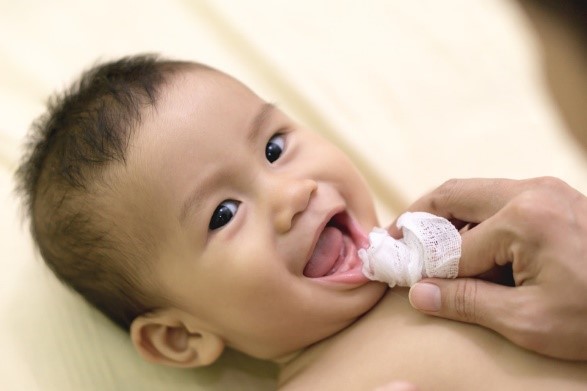 Hôi miệng là dấu hiệu tiềm ẩn của viêm phổi ở trẻ