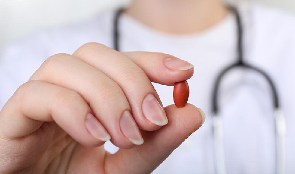 Thực phẩm tự nhiên giàu sắt và viên uống bổ sung