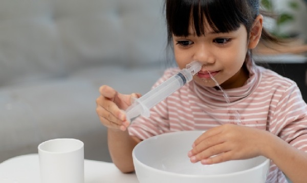 canh bao khi ve sinh mui nuoc muoi sinh ly