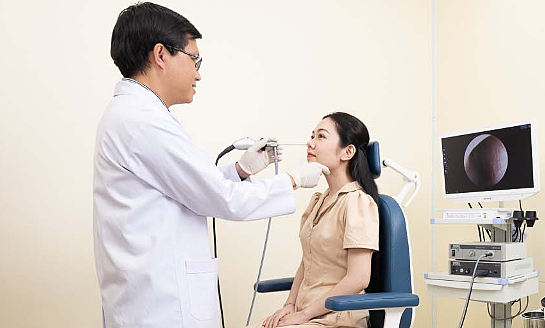 Viêm mũi dị ứng và nỗi lo đi khám