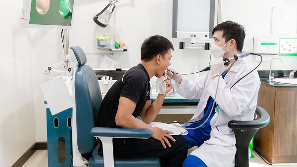 Triệu chứng và nguy cơ viêm mũi dị ứng kéo dài