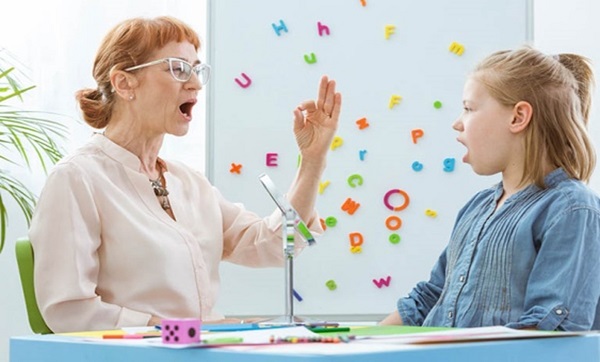 Speech therapy hỗ trợ phục hồi phát âm sau rối loạn tai mũi họng