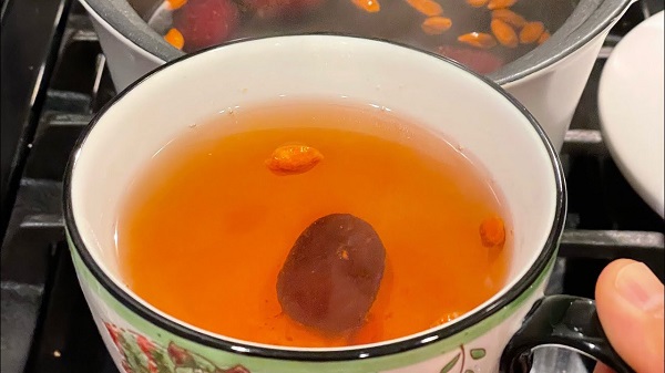 Nước táo đỏ kỷ tử - Giải pháp giúp bé ngủ ngon, ăn ngoan tự nhiên