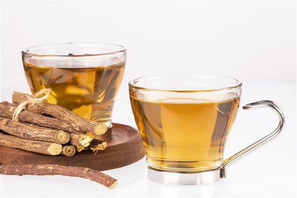 Cách pha trà cam thảo quế giảm đau họng tại nhà