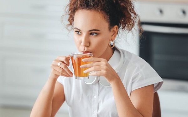 Cảnh báo rủi ro khi uống trà thảo mộc không đúng cách