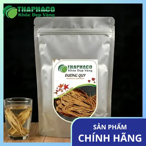Gói đương quy khô được đóng gói cẩn thận, có nhãn hiệu của THAPHACO, sẵn sàng đến tay người tiêu dùng.