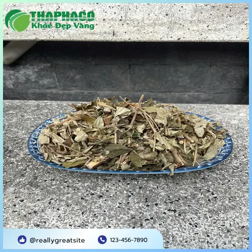 Khổ Sâm được phơi khô tự nhiên, đảm bảo dược tính