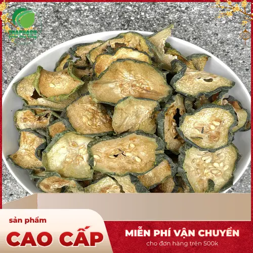 Hình ảnh bí đao tươi và bí đao sấy lạnh, minh họa quá trình chuyển đổi