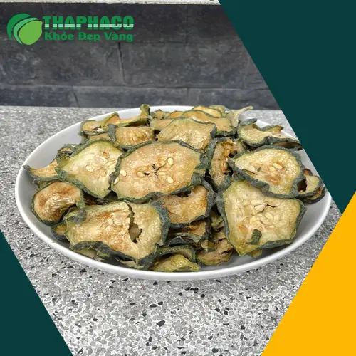 Sơ chế bí đao tươi trước khi sấy