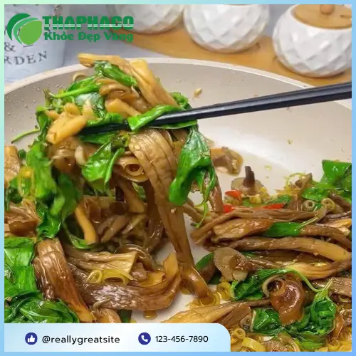 Nấm lộc nhung tươi vừa thu hoạch