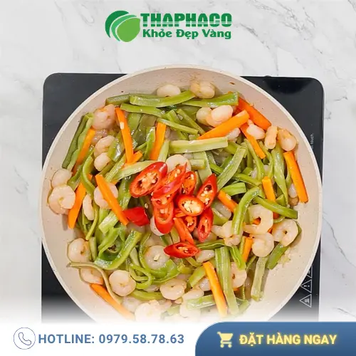 Rau tiến vua khô chuẩn bị làm món ngâm chua ngọt